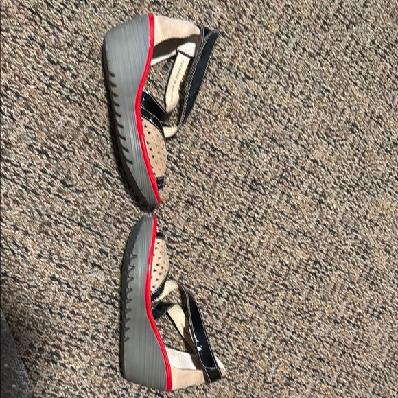 Fly London Tan and Black Strappy Sandals - Picture 2 of 6